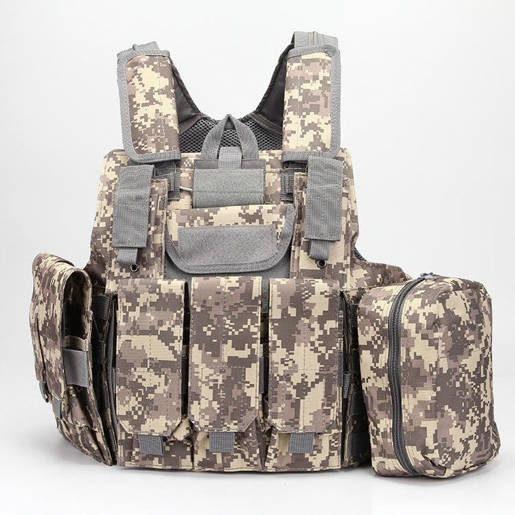 Outdoor camouflage multifunctional tactical vest